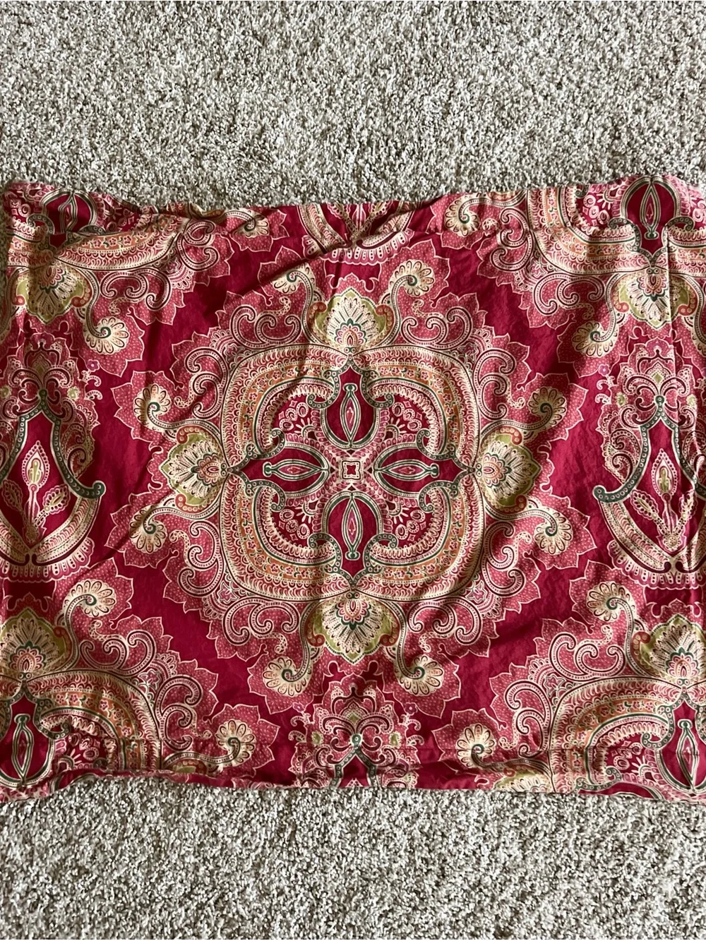 Pottery Barn Set of 2 Standard Pillow Shams Ainsley Medallion Paisley Red Cotton